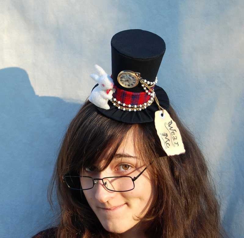 tiny_top_hat__white_rabbit___alice_in_wonderland_by_tinytophats-d4ryqal_2012-06-27.jpg